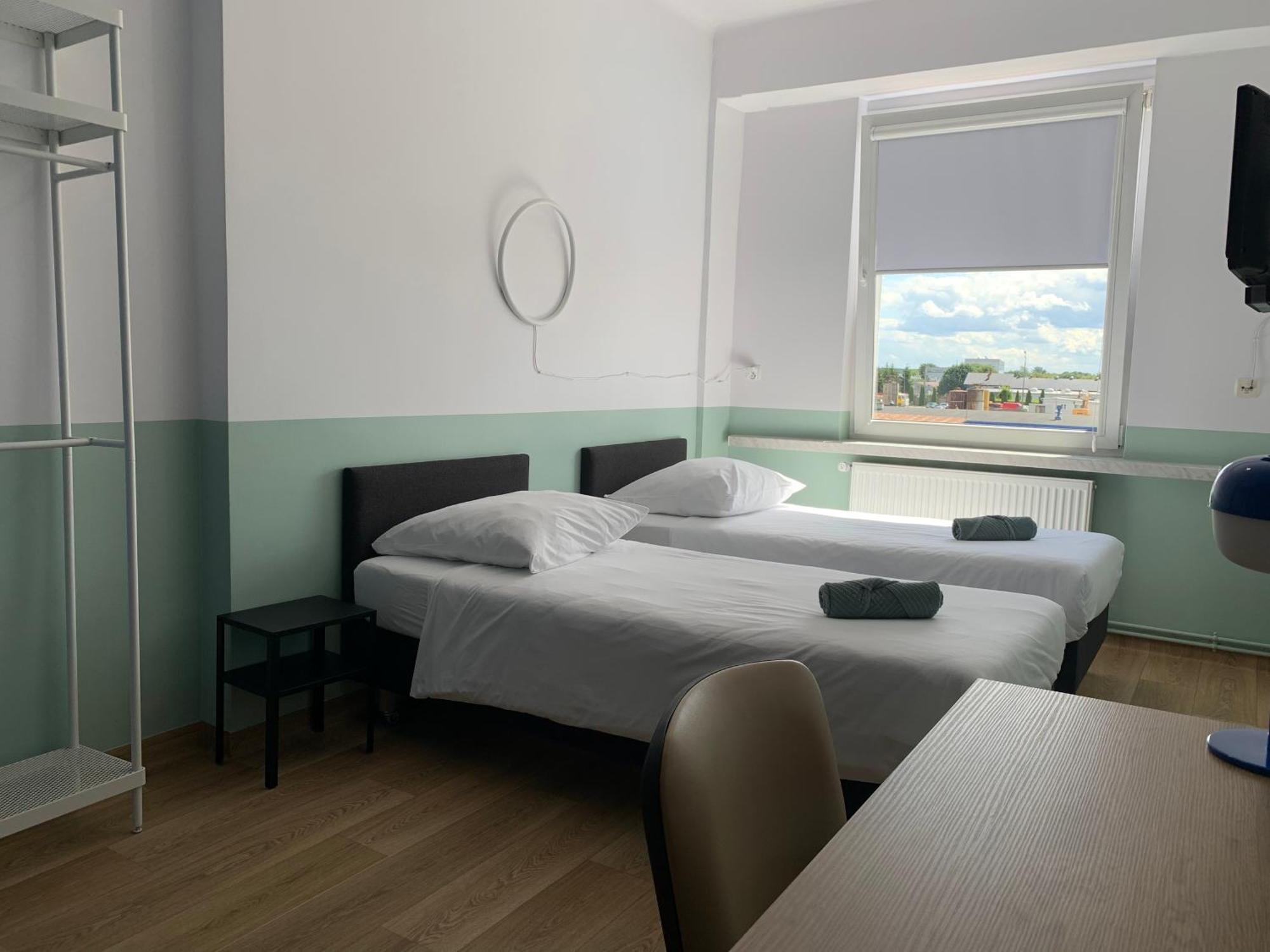 Premium Hostel & Bistro - Hostelpremium Pl Мелец Экстерьер фото